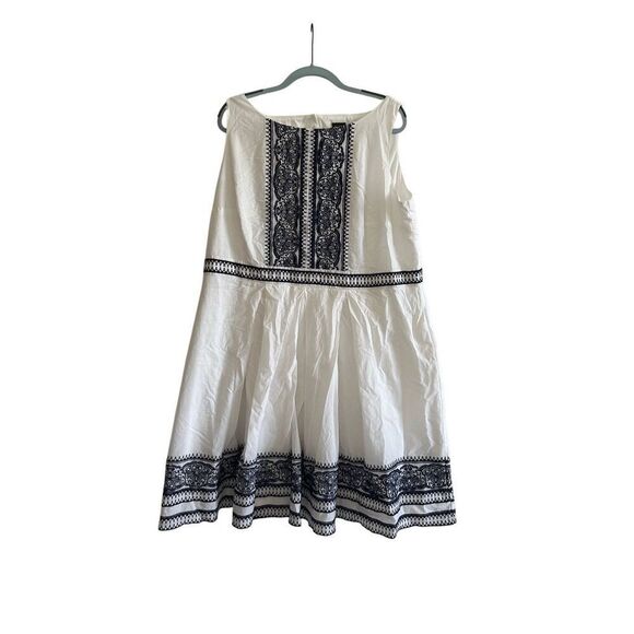 Taylor Cotton Embroidered Dress On Top and Bottom Boarder Size 22W - Picture 3 of 11